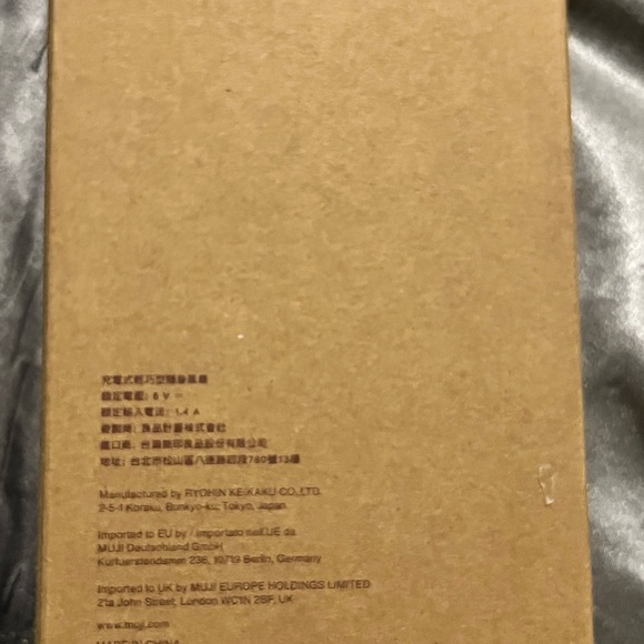 Compact White Handheld Fan - Picture 4 of 4